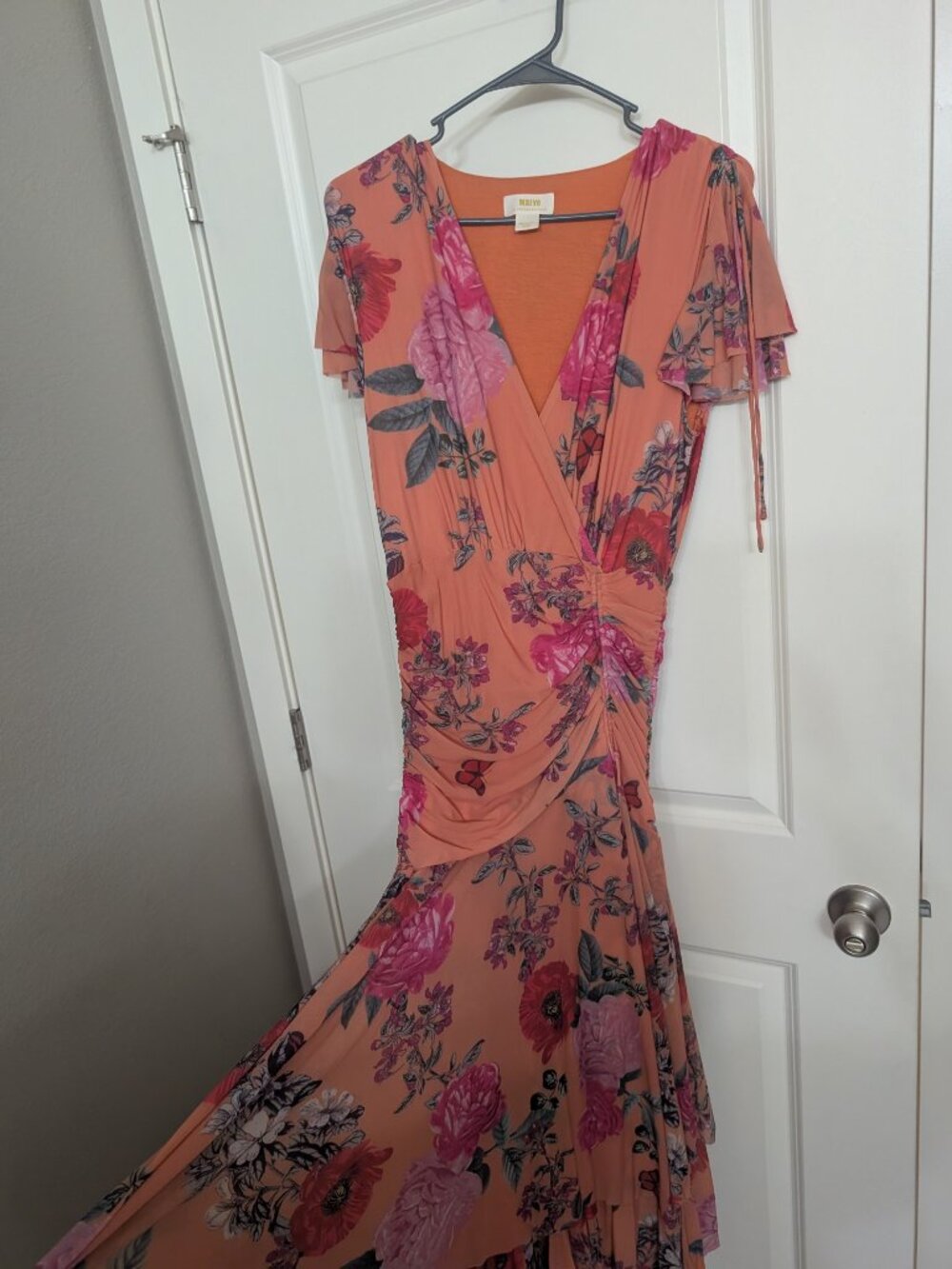 Dress - Picture 3 of 3